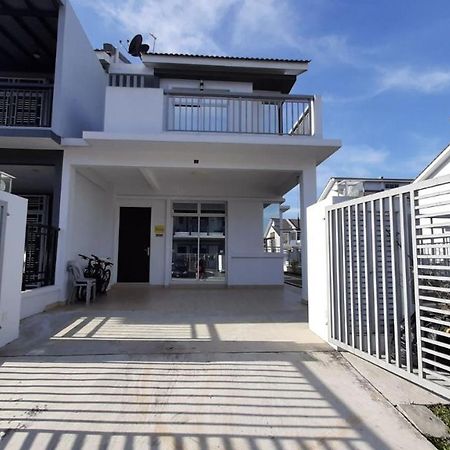 Homestay Greenway Pasir Gudang Zewnętrze zdjęcie